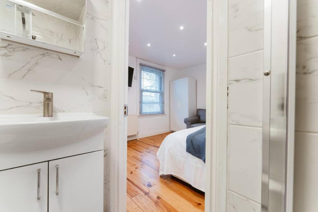 Your Lovely Studio Flat- West3 London Exterior photo