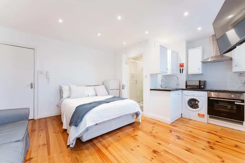 Your Lovely Studio Flat- West3 London Exterior photo